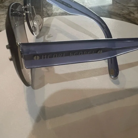 Henri Bendel Blue Rimless Women’s Sunglasses NWOT! - Picture 4 of 6